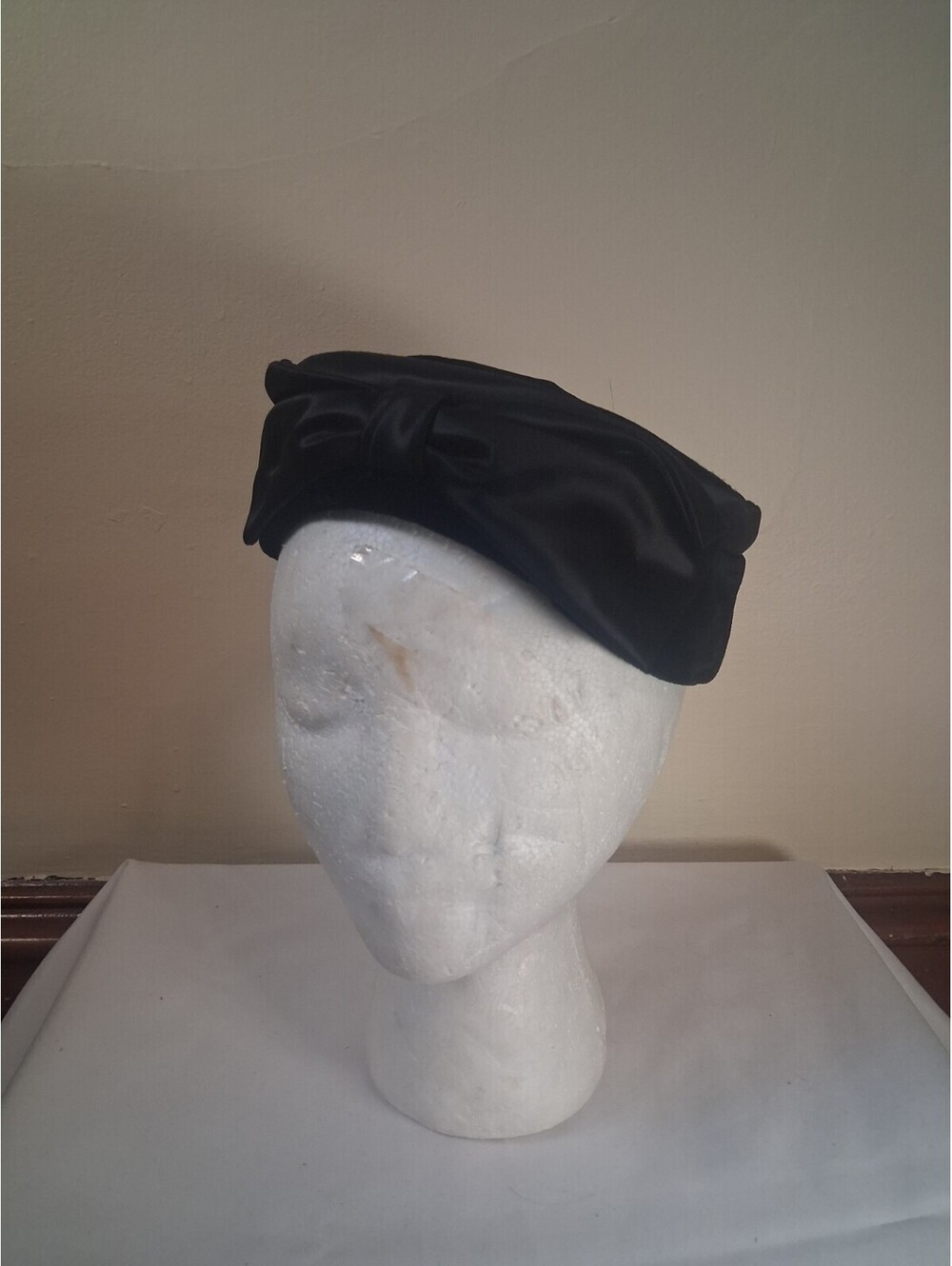 Black Velvet 1950s Pillbox Hat Satin Bow Elegant Retro Rockabilly Retro Mcm Hat